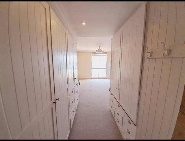 4 BEDROOM APARTMENT FOR SALE IN UMHLANGA CENTRAL
